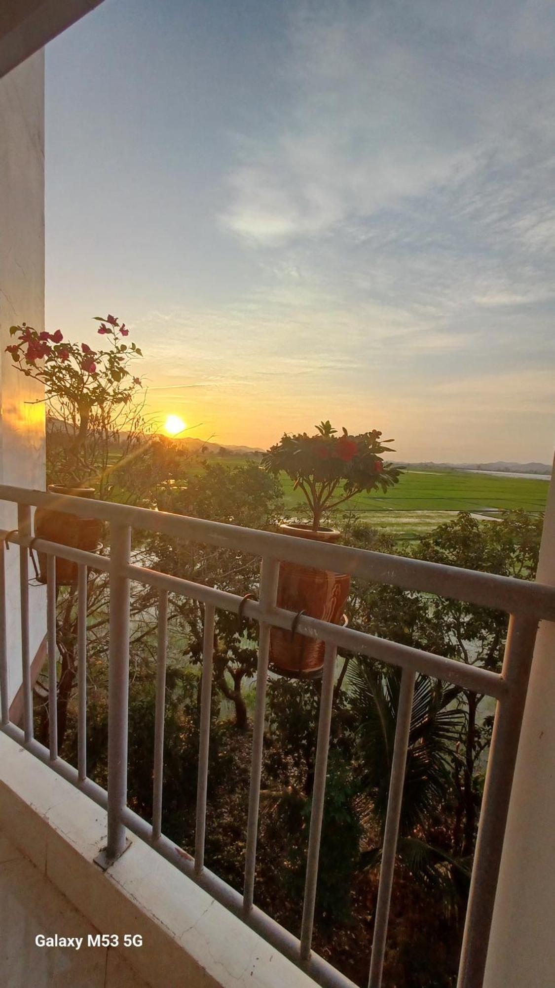 Lak View Hotel Lien Son Exterior photo